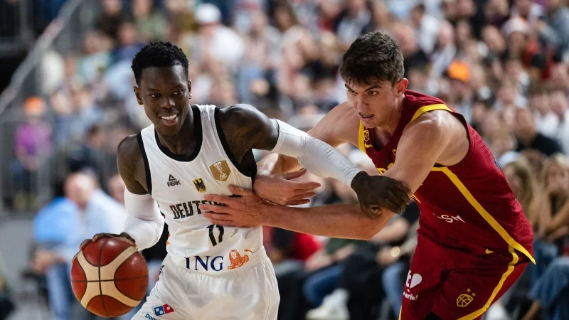 Schröder führt das deutsche Team an. - © Marius Becker/dpa