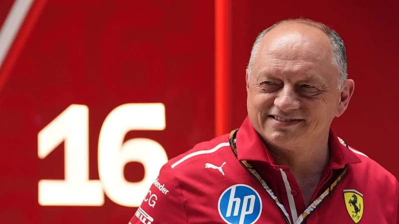 Der Vertrag von Ferrari-Teamchef Frederic Vasseur wird um mehrere Jahre verl&auml;ngert. - &copy; Rebecca Blackwell/AP/dpa