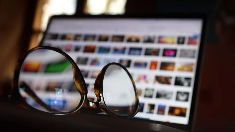 Eine Bildschirmbrille ist ein Arbeitsmittel und Eigentum der Firma. - &copy; Karl-Josef Hildenbrand/dpa/dpa-tmn
