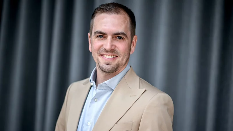 Philipp Lahm sei eine der pr&auml;gendsten Pers&ouml;nlichkeiten des deutschen Fu&szlig;balls, begr&uuml;ndete das Bundespr&auml;sidialamt. (Archivbild) - &copy; Britta Pedersen/dpa