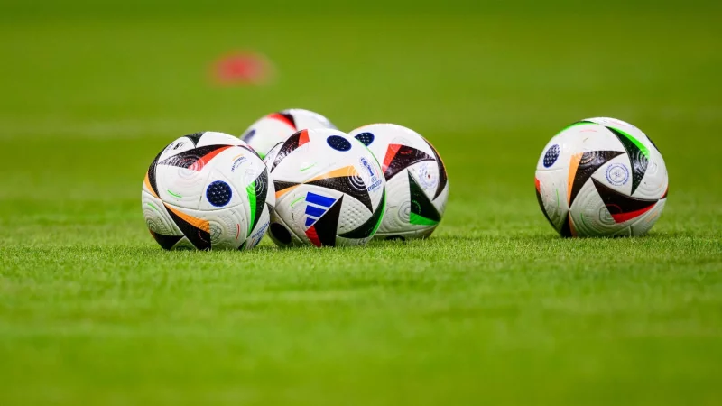 F&uuml;r den Traditionsclub Vitesse Arnheim ist der Verlust der Profilizenz ein schwerer Schlag (Symbolbild). - &copy; Tom Weller/dpa