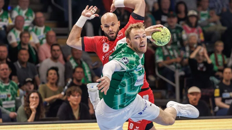 Einmal mehr war Welthandballer Mathias Gidsel der überragende Akteur der Füchse - © Andreas Gora/dpa