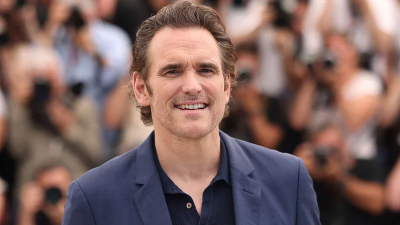 Matt Dillon reagiert &uuml;berrascht auf Komplimente zu seinem &Auml;u&szlig;eren. (Archivbild) - &copy; Vianney Le Caer/Invision/AP/dpa