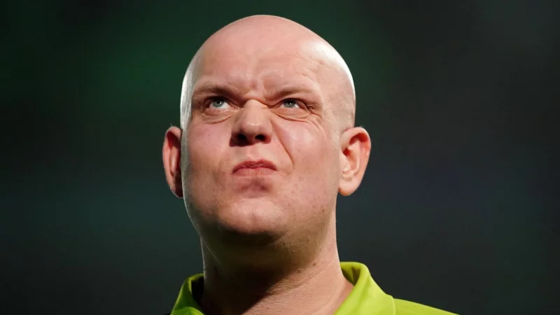 Verlor das WM-Finale: Michael van Gerwen. - © Zac Goodwin/PA Wire/dpa