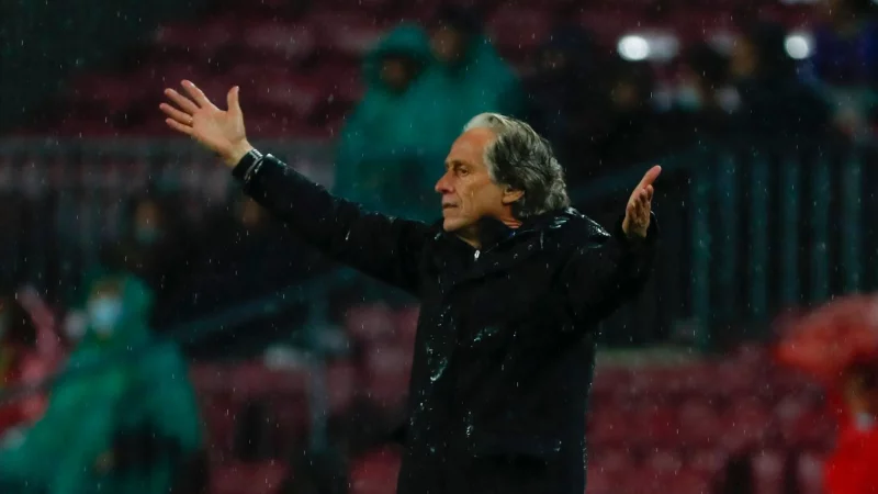 Jorge Jesus trainiert nun auch Superstar Cristiano Ronaldo. - &copy; Joan Monfort/AP/dpa