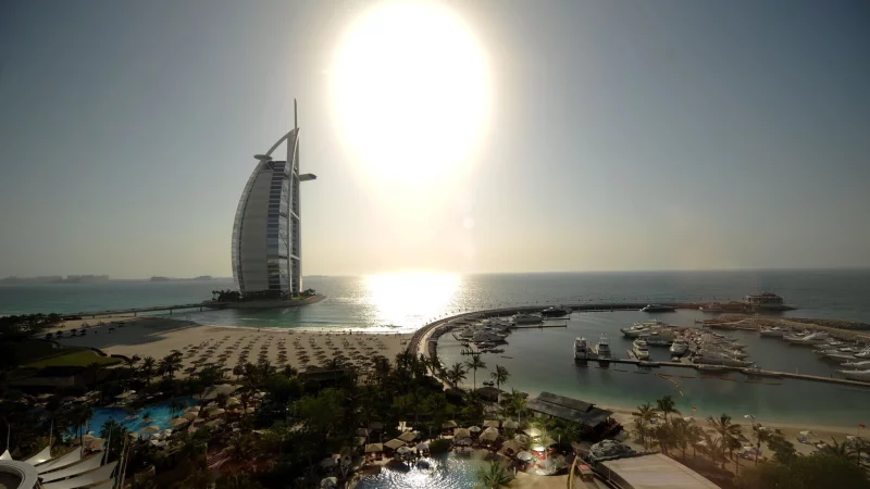 Die Sicherheitslage im Nahen Osten beschäftigt auch die Kreuzfahrtreedereien. - © Marcus Brandt/dpa/dpa-tmn