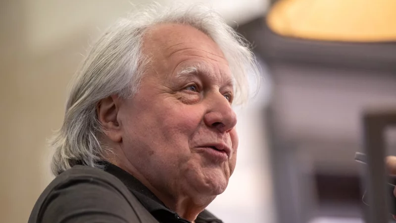 Peter Urban hatte einen schweren Sturz. (Archivbild) - © Peter Kneffel/dpa