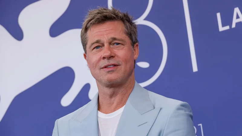 Brad Pitt ist Ende Juni mit dem Formel-1-Film «F1» im Kino zu sehen. (Archivbild) - © Joel C Ryan/Invision/AP/dpa