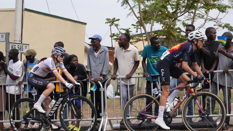 Die deutsche Radsportlerin Antonio Niedermaier beim Stra&szlig;enrennen w&auml;hrend der WM in Kigali. - &copy; Jerome Delay/AP/dpa
