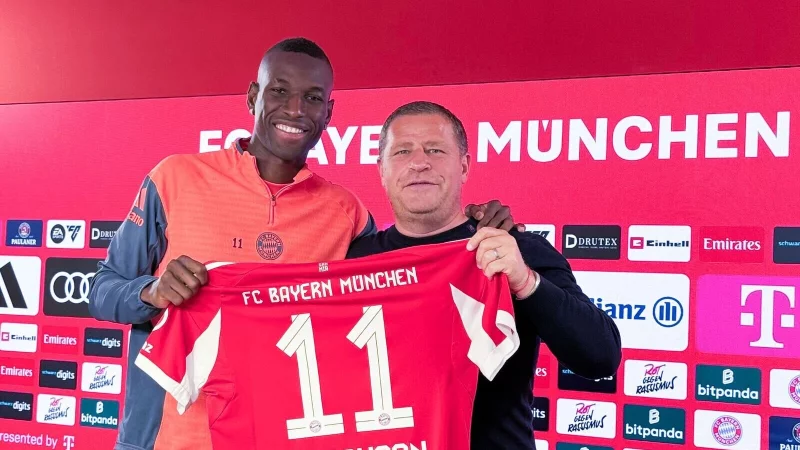 Jackson (l.) wird im Bayern-Trikot mit der 11 auflaufen. - &copy; Klaus Bergmann/dpa