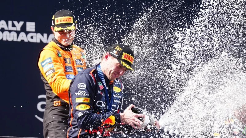 In Imola konnte Verstappen zuletzt vor den McLaren-Fahrern gewinnen. - © David Davies/PA Wire/dpa