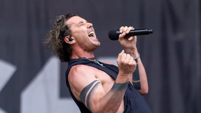 «Bush»-Frontmann Gavin Rossdale hofft, mit seiner Musik Menschen helfen zu können. (Archivbild) - © Daniel Karmann/dpa