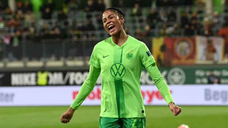 Jubelt künftig in den USA: Sveindis Jonsdottir. - © Swen Pförtner/dpa