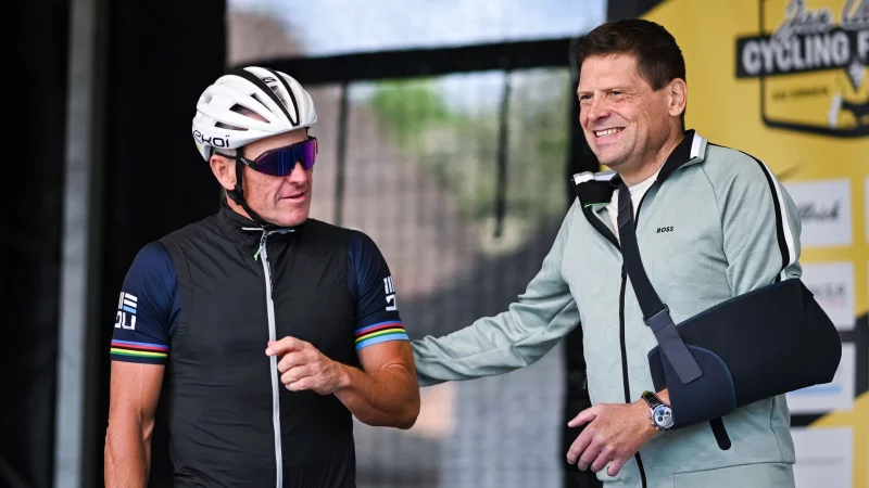 Einst Rivalen, jetzt Freunde: Lance Armstrong (l) und Jan Ullrich. - © Silas Schüller/dpa
