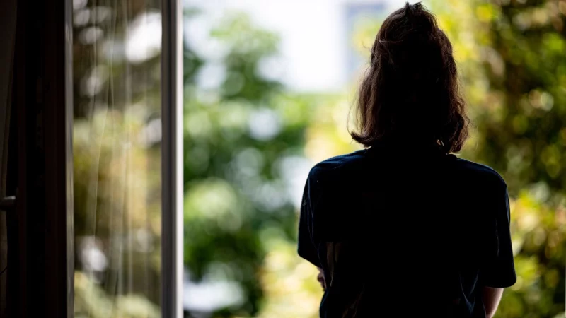 Hitze belastet nicht nur den K&ouml;rper, sondern auch die Psyche. - &copy; Fabian Sommer/dpa/dpa-tmn