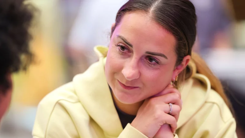 Gerade verheiratet und mit der größten Turniererfahrung: Sara Däbritz - © Daniel Löb/dpa