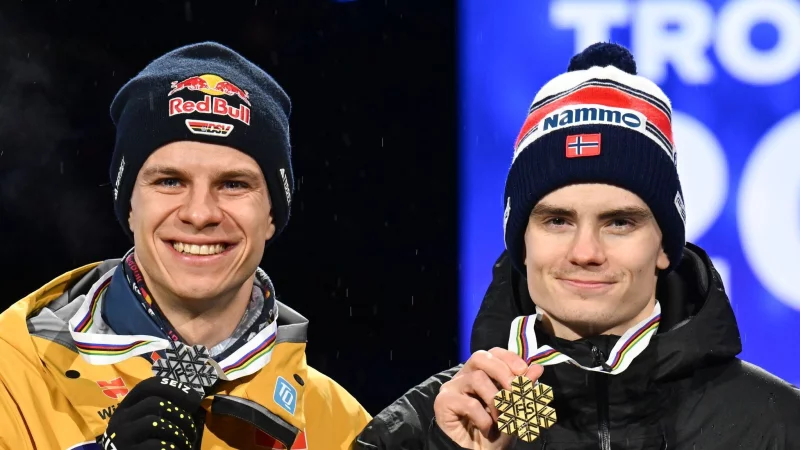 Bei der WM holte Wellinger Silber und Lindvik Gold. - © Hendrik Schmidt/dpa