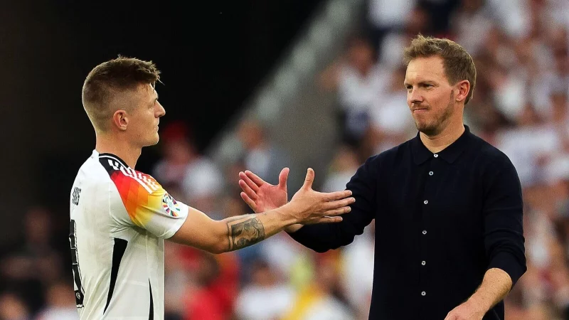 Spart nicht mit Kritik am Team von Julian Nagelsmann: Toni Kroos (l). - &copy; Christian Charisius/dpa