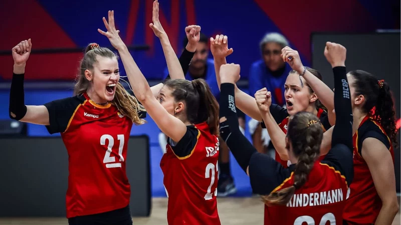 Auftakterfolg für die deutschen Volleyballerinnen in der Nationenliga. - © --/volleyballworld/dpa