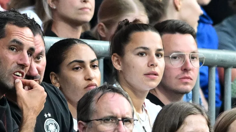Bisher nur Zuschauerin bei den DFB-Frauen: Lena Oberdorf - © Carmen Jaspersen/dpa
