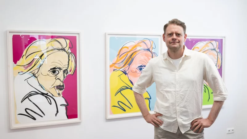 Comedian und Schauspieler Max Giermann malt wieder. - &copy; Sebastian Kahnert/dpa