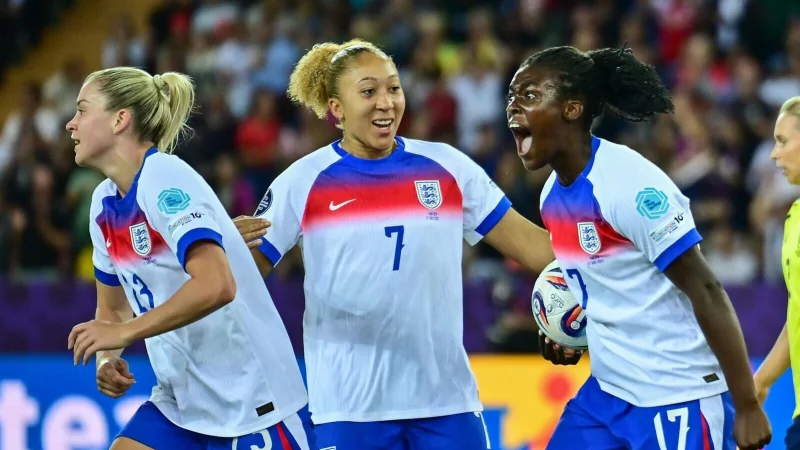 Titelverteidiger England holte einen 0:2-Rückstand auf. - © Sebastian Christoph Gollnow/dpa