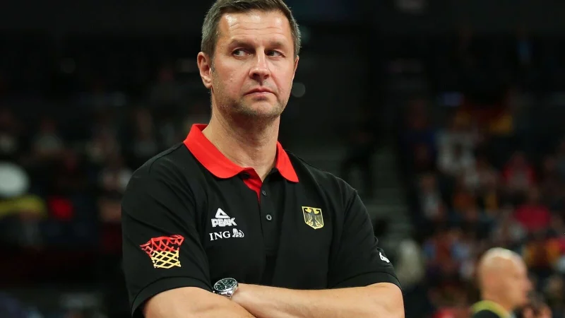 Ibrahimagic wird die Vorrunde als Chefcoach beenden. - © Matthias Stickel/dpa