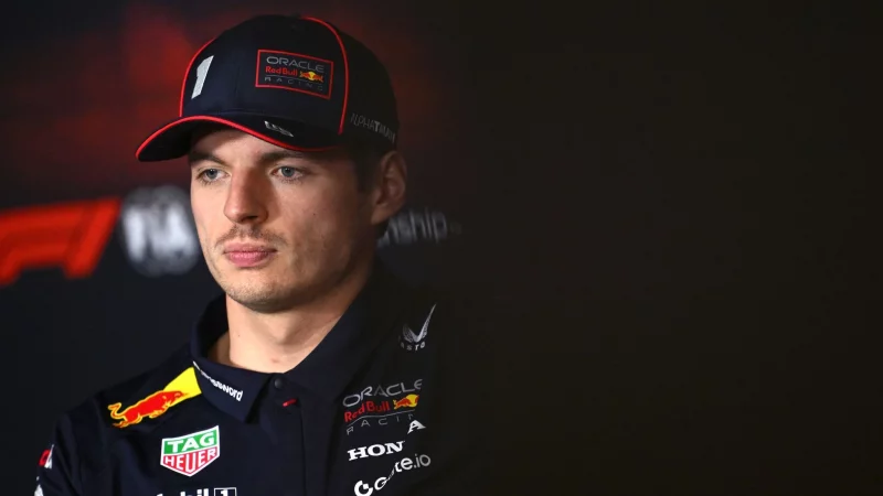 Max Verstappen musste wegen Fluchens schon Sozialarbeit verrichten. - © Joel Carrett/AAP/dpa