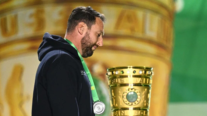 Bielefelds Trainer Mitch Kniat will wieder ins Pokal-Finale. - &copy; Tom Weller/dpa