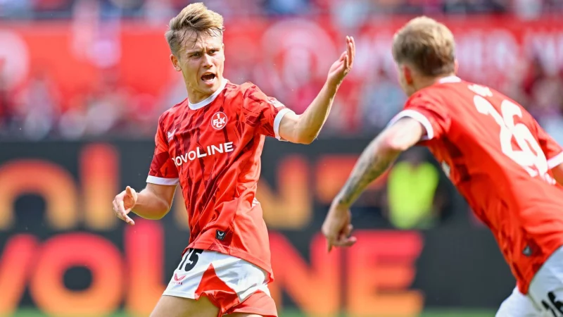 Der 1.. FC kaiserslautern hat einen späten Sieg gegen Darmstadt 98 gefeiert. - © Uwe Anspach/dpa