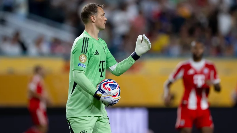 Torh&uuml;ter wie Manuel Neuer d&uuml;rfen den Ball acht Sekunden in der Hand halten. - &copy; Sven Hoppe/dpa