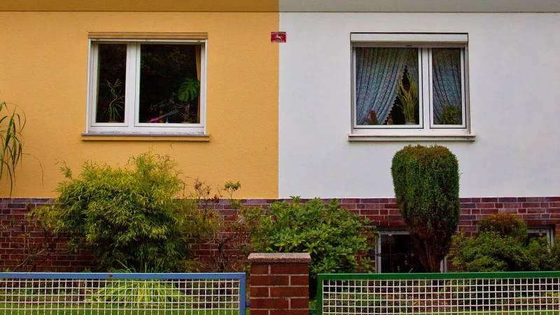 Aus eins mach zwei: Wer vorausschauend baut, kann sein Haus sp&auml;ter leichter teilen und etwa zur Miete anbieten. - &copy; Kai Remmers/dpa Themendienst/dpa