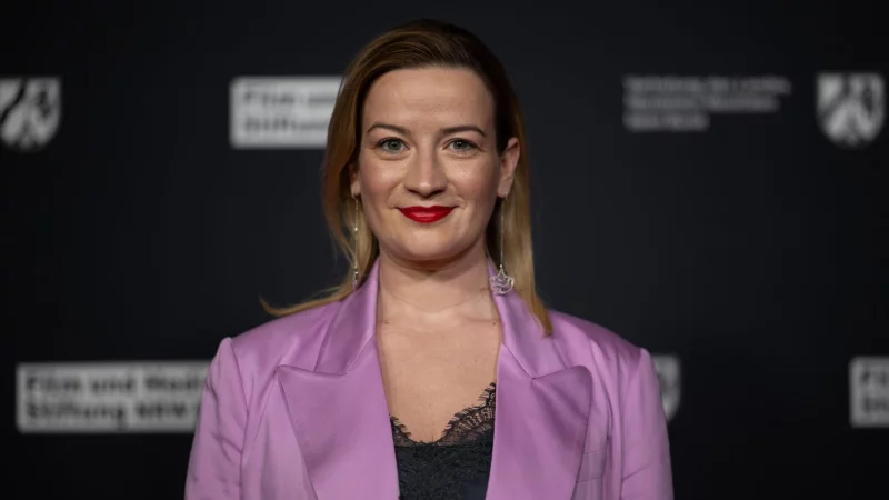 Nina Gummich spielt die Hauptrolle in der Krimi-Reihe &laquo;Theresa Wolff&raquo;. Als titelgebende Forensiker wird sich nach der Episode &laquo;Passion&raquo; noch ein weiteres Mal zu sehen sein, bis ein neues Team beim Th&uuml;ringen-Krimi des ZDF &uuml;bernimmt. (Archivbild) - &copy; Sebastian Christoph Gollnow/dpa