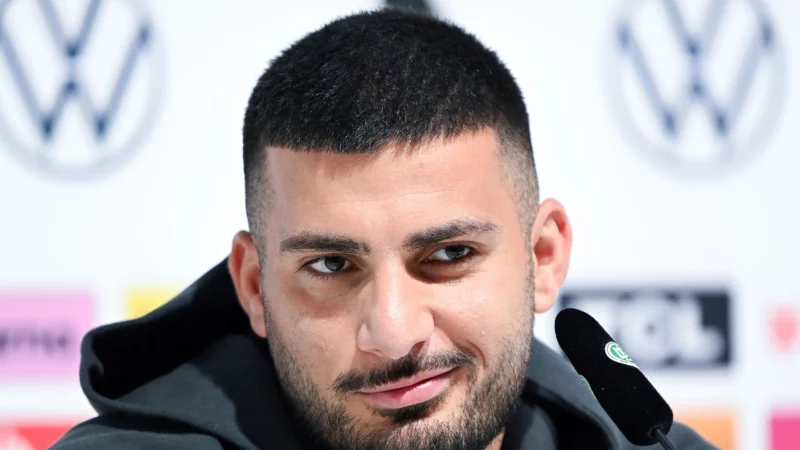 Nationalspieler Deniz Undav auf dem DFB-Podium. - &copy; Federico Gambarini/dpa