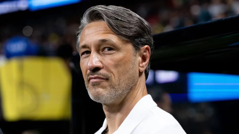 Trainer Niko Kovac blickt vor dem Trainingsauftakt zuversichtlich auf die neue Saison - © Sven Hoppe/dpa