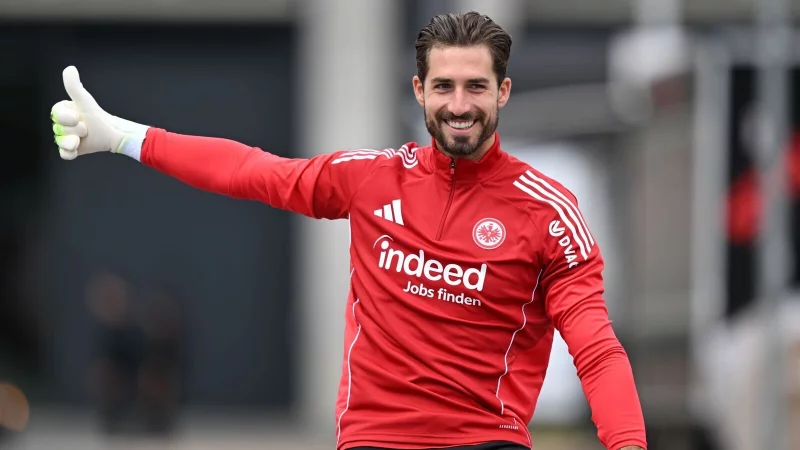 Kevin Trapp könnte sich dem FC Paris anschließen. - © Arne Dedert/dpa