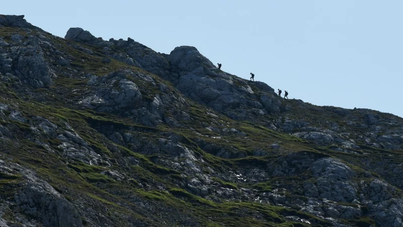 Touren sollten fr&uuml;h am Tag geplant werden, da die Gewittergefahr am Nachmittag deutlich steigt. - &copy; Angelika Warmuth/dpa/dpa-tmn