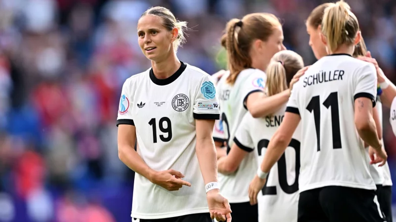 Kein Tor, aber top in Form: Klara Bühl. - © Sebastian Christoph Gollnow/dpa