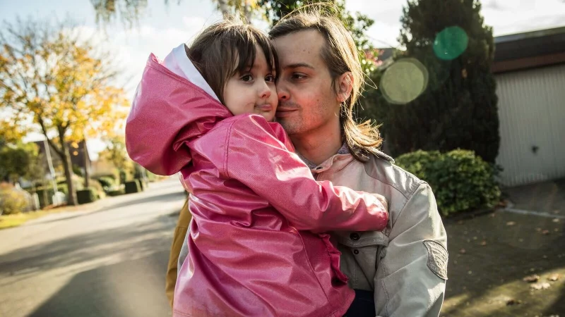 F&uuml;r die Kindererziehung zur&uuml;ckgesteckt? M&uuml;tter und V&auml;ter k&ouml;nnen in dieser Zeit trotzdem Entgeltpunkte f&uuml;r die Rente sammeln. - &copy; Christin Klose/dpa-tmn