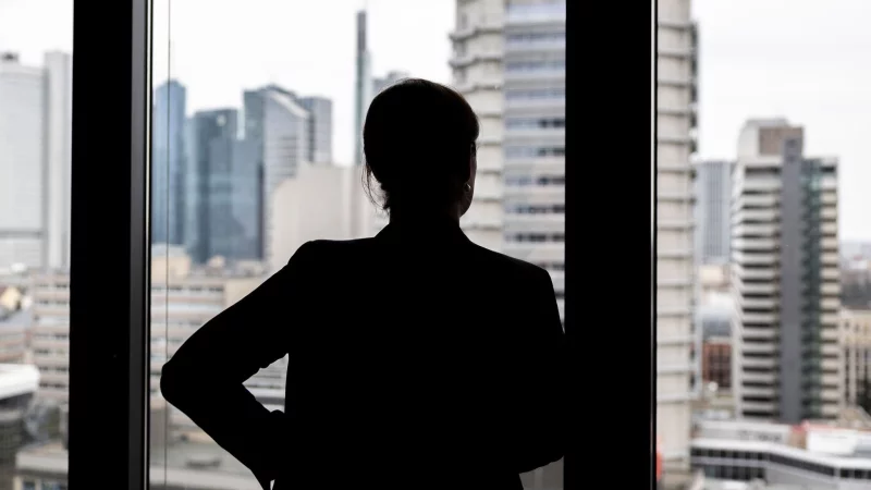 Teilzeitbesch&auml;ftigte, die sich ihren Vollzeit-Mitarbeitenden gegen&uuml;ber diskriminiert f&uuml;hlen, sollten sich Hilfe suchen. - &copy; Hannes P Albert/dpa/dpa-tmn