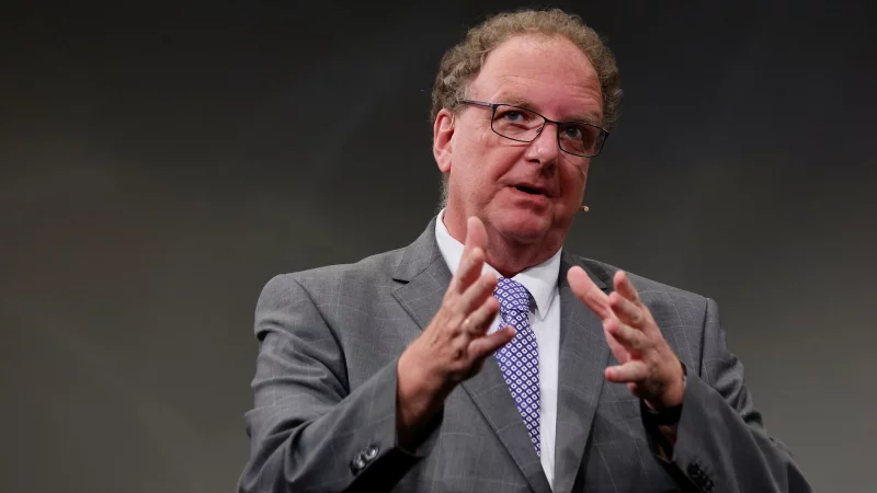 Kulturrat-Geschäftsführer Olaf Zimmermann hält fest, dass es Quereinsteiger in der Politik nicht leicht haben. (Archivbild) - © Carsten Koall/dpa