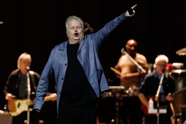 Der Musiker Herbert Grönemeyer tritt bei seinem Konzert in der Wiener Stadthalle auf. - © Florian Wieser/APA/dpa