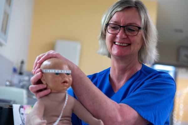 Susann Grabsch ist die leitende Hebamme im Klinikum Lippe. - © Jannik Stodiek
