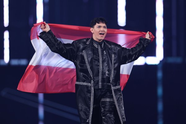 ESC-Sieger JJ (24) sagte, er sei gegen eine Teilnahme Israels beim nächsten Eurovision Song Contest, der 2026 in Österreich stattfinden soll. - © Jens Büttner/dpa