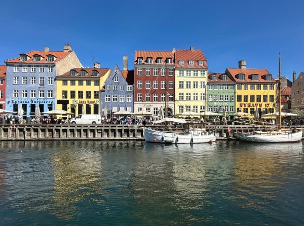 Kopenhagen zählt gerade bei deutschen Urlaubern zu den beliebtesten Reisezielen in Europa. (Archivbild) - © Steffen Trumpf/dpa