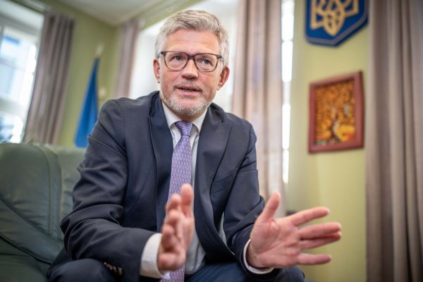 Andrij Melnyk hat die Geheimhaltung von Waffenlieferungen schon als Botschafter in Deutschland kritisiert. (Archivbild) - © Michael Kappeler/dpa