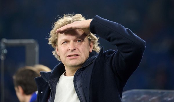 Bleibt auf Schalke: Der Revierclub hat den Vertrag mit Youri Mulder verlängert. - © Bernd Thissen/dpa