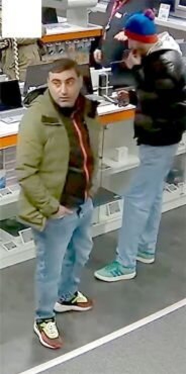 Die Polizei sucht diesen Mann. - © Polizei Lippe