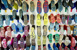 Die Kitas in NRW sind ausgebucht, die Zahl der Kinder pro Erzieherin an der Belastungsgrenze. Das zumindest sagen Elternbeir&auml;te und Kita-Leitungen. Sie kritisieren, dass mit dem vorgesehenen Geld kaum Personal eingestellt werden kann. - &copy; FOTO: DPA