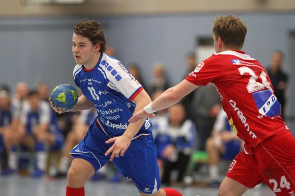 Sucht die Verantwortung: Valentin Schmidt hat im zweiten Spiel nach langer Verletzungspause wichtige Akzente gesetzt. - © Jörg Hagemann